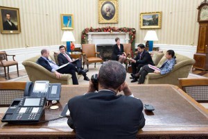 Cuba: Casa Bianca pubblica foto telefonata Obama-Castro