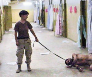 AFGHANISTAN: NUOVE FOTO SHOCK SOLDATI USA, IRA DI OBAMA / SPECIALE