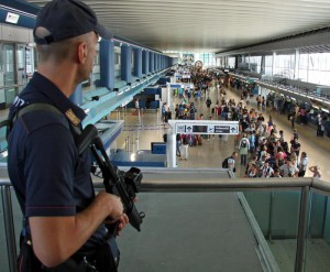Terrorismo: intensificati controlli sicurezza a Fiumicino