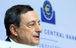 ++ Draghi, board unanime su QE, maggioranza su lancio ora ++