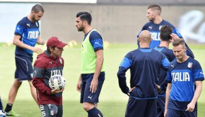 Soccer: Italy's training