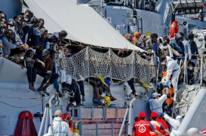 Some 545 migrants arrive in Salerno