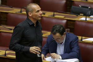 Grecia: oggi in Parlamento dibattito su azioni prioritarie