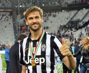 Juventus' forward Fernando Llorente celebrates the victory of Italian Serie A soccer championship at the end of the match against SSC Napoli in Turin, Italy, 23 May 2015. ANSA/ANDREA DI MARCO