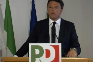 Il premier Matteo Renzi parla alla direzione nazionale del Partito Democratico. Roma, 21 settembre 2015. ANSA/ FERMO IMMAGINE DA YOUDEM