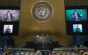 Il presidente del Consiglio Matteo Renzi durante il suo intervento alle Nazioni Unite, New York, 27 settembre 2015. ANSA/TIBERIO BARCHIELLI