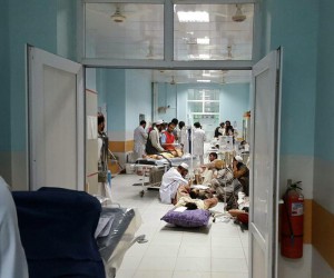 A handout file picture made available on 01 October 2015 shows members of the humanitarian aid organisation Medecins Sans Frontieres (MSF) (Doctors without borders) treating injured people in a hospital in Kunduz, Afghanistan, 30 September 2015. EPA/MEDICINS SANS FRONTIERES 
