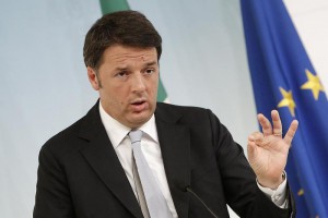 Il Presidente del consiglio Matteo Renzi a Palazzo Chigi durante la conferenza stampa al termine del CdM, Roma 15 Ottobre 2015. ANSA/GIUSEPPE LAMI
