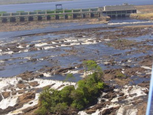Devastada. Así luce la represa de Macagua, en la unión entre los ríos Orinoco y Caroní, los más importantes de Venezuela (foto publicada por cnpcaracas.org).