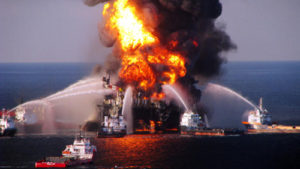 Non si placano le polemiche dopo il disastro ambientale causato dall’esplosione della ‘Deepwater Horizon’, la piattaforma petrolifera andata in fiamme nel Golfo del Messico più di quattro anni fa