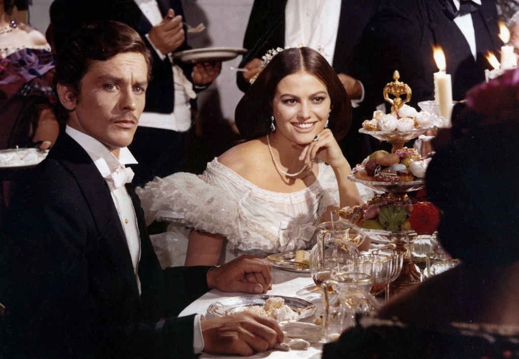 Alain Delon e Claudia Cardinale in una scena del film Il Gattopardo di Luchino Visconti.