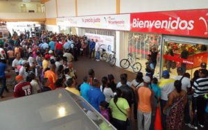 filas para comprar alimentos en Venezuela
