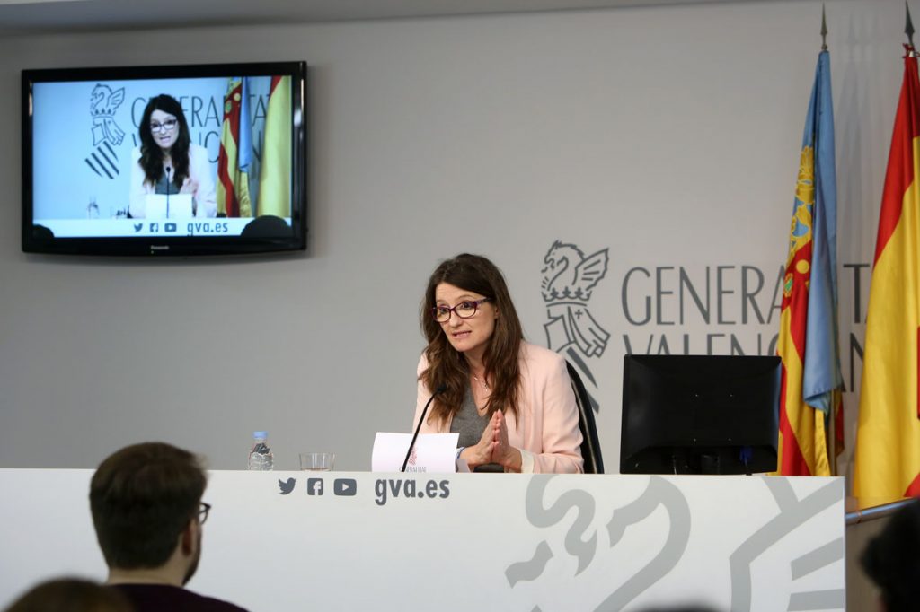 Monica Oltra durante una conferenza stampa