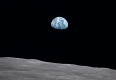 Un'immagine della Terra ripresa dalla Luna.