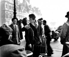 Robert Doisneau, Le baiser de l'hotel de ville, Paris, 1950.