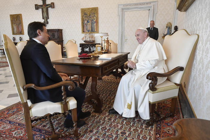 Papa Francesco ed il Premier Giuseppe Conte in udienza privata in Vaticano