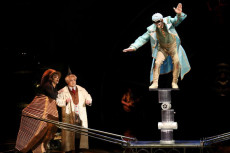Uno spettacolo del Cirque du Soleil.