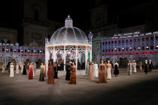 Un'immagine della sfilata di moda di Dior Cruise a Lecce.