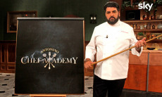Cannavacciuolo durante una trasmissione di Chef Academy su Sky.