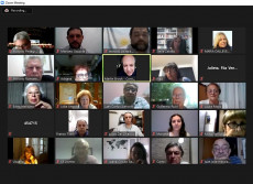 Lo screenshot della riunione sulla piattaforma Zoom.