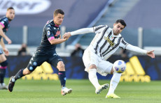 Alvaro Morata e Diego demme in azione durante la partita Juve-Napoli.