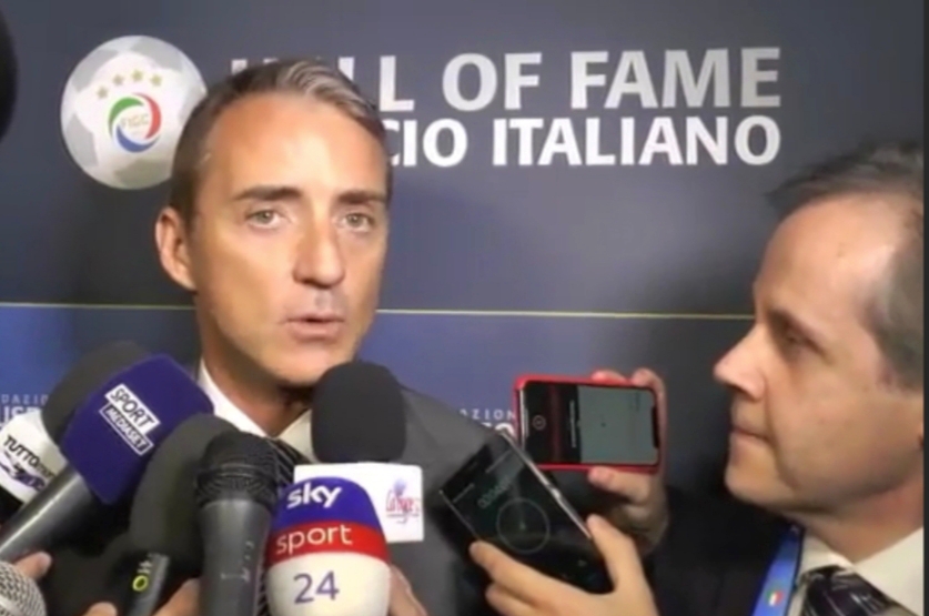 Il ct Roberto Mancini intervistato da Emilio Buttaro per "La Voce d'Italia"