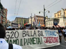 A Napoli la protesta delle reti sociali al G20 Ambiente.