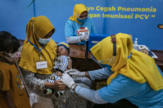 Vaccinazioni di bambini in Indonesia