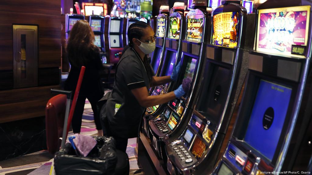 Comienzan a reabrir los casinos en el país - La Voce d&#39;Italia