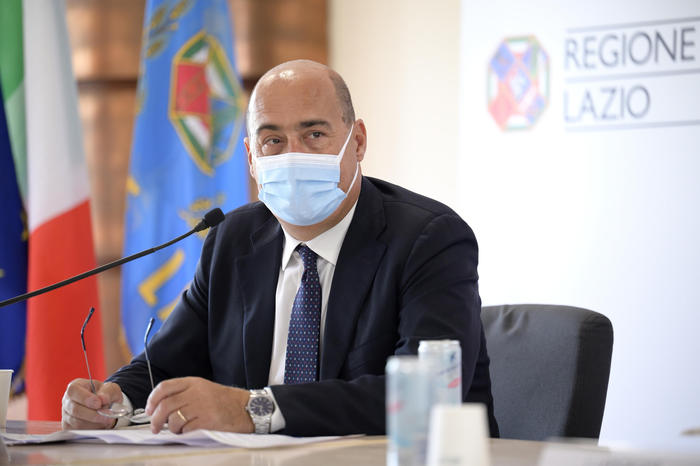 Il presidente della Regione Lazio, Nicola Zingaretti, durante l'inaugurazione della nuova sala del Numero Unico Emergenze a Roma