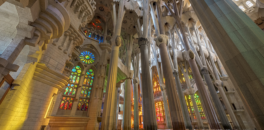 Particolare dell'interno della Sagrada Familia. (Barcellona)